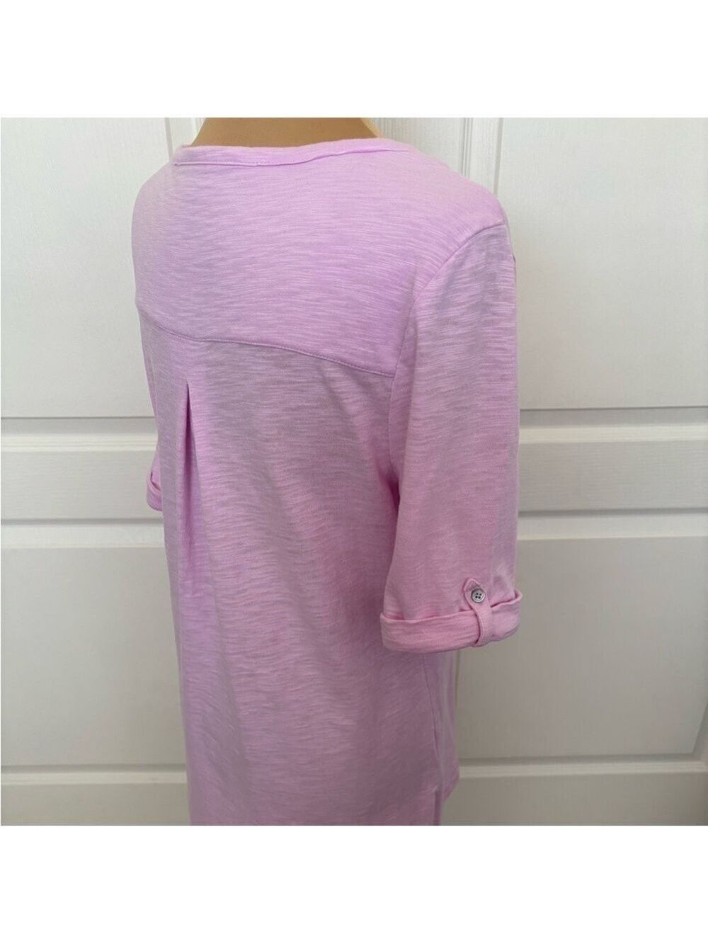 Chico’s Pinkish Lavender V-Neck Tunic Top | Relaxed Fit, 3/4 Tab Sleeves, Size M - Picture 7 of 10
